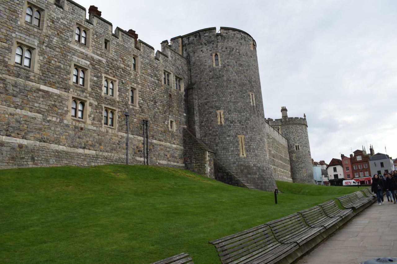 Castle Properties: The Sovereign 5 Bed Town House Windsor Eksteriør billede